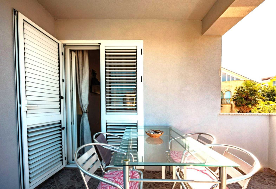 Crowonder Lucky Apartment A3 with Swimming Pool