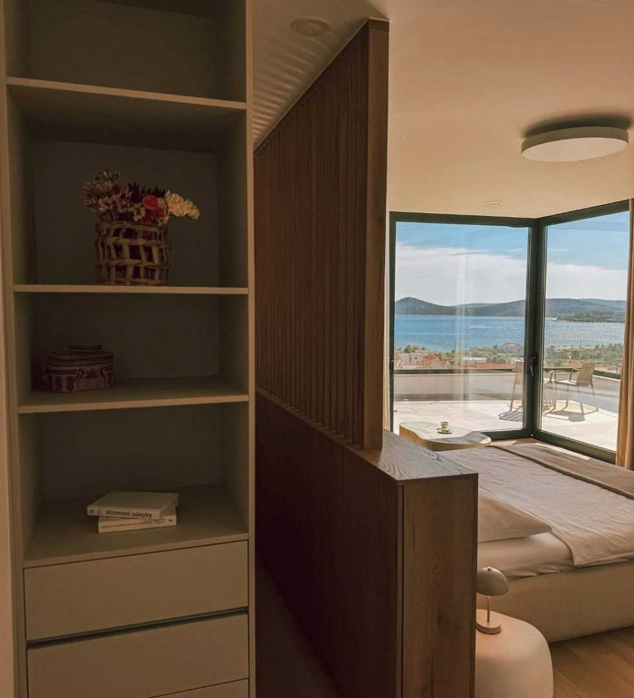 CROWONDER Villa Infinity with heated pool and sea view