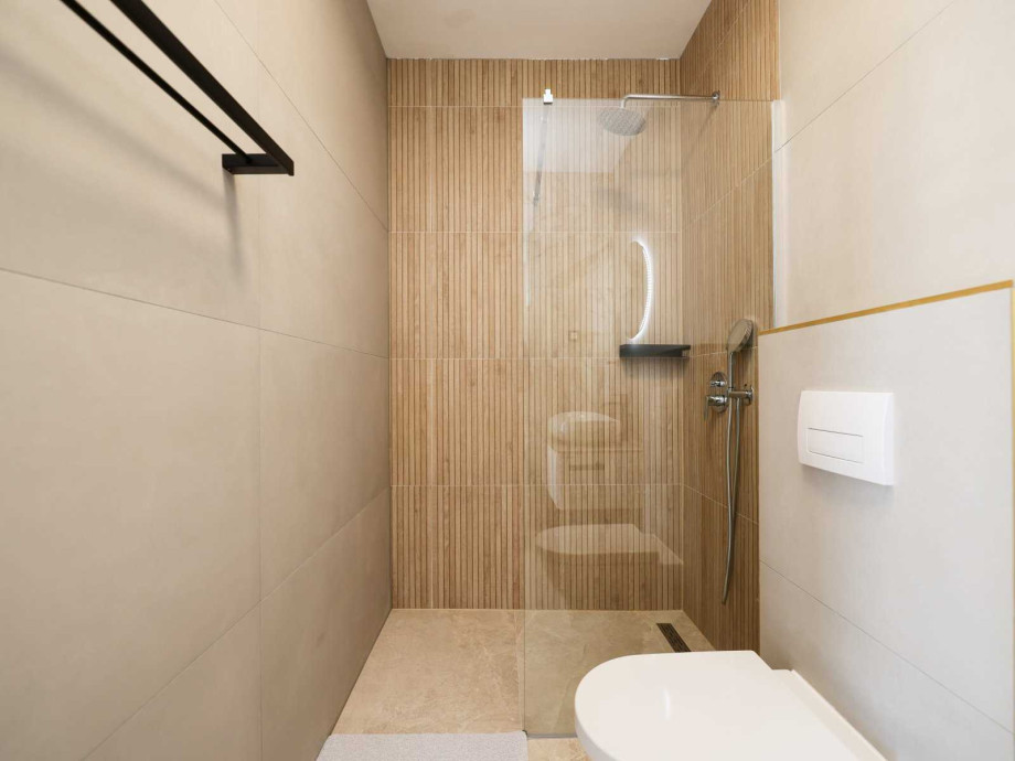 Crowonder Villa Bura with Heated Swimming Pool and Jacuzzi