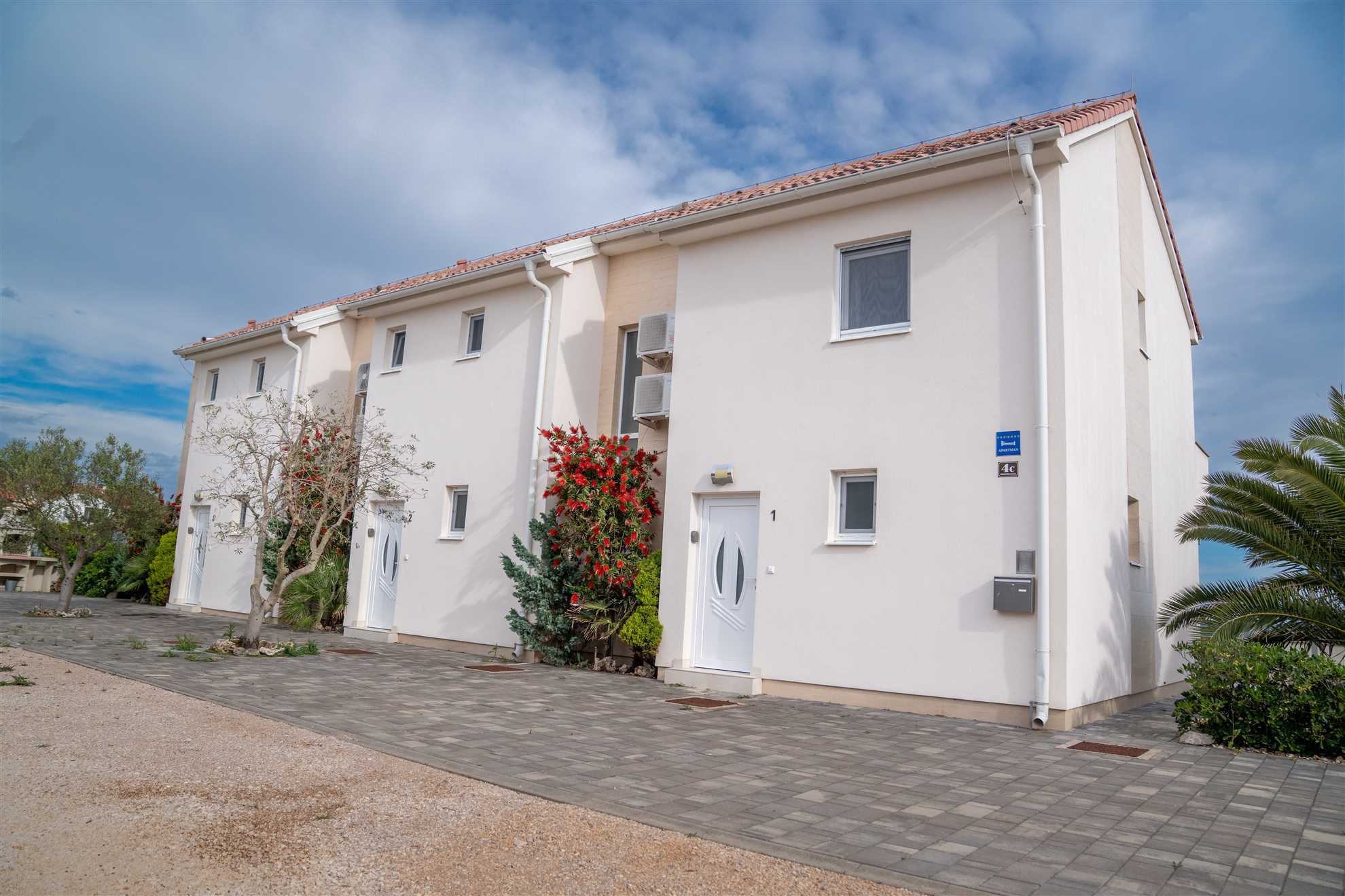 CROWONDER Beachfront Reiterer Villa V2 first line to the beach