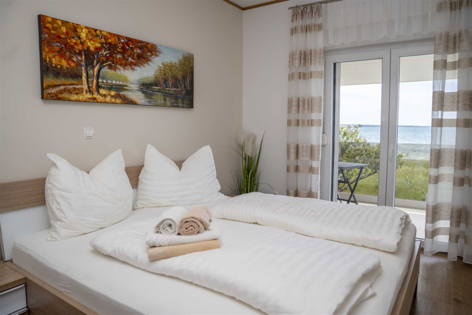 CROWONDER Beachfront Reiterer Villa V2 first line to the beach