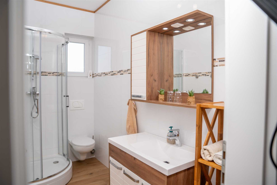CROWONDER Beachfront Reiterer Vila V1 with Jacuzzi