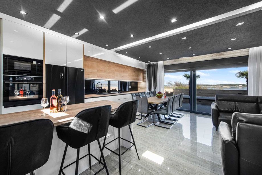 CROWONDER Villa Travera 3 with Heated Swimming Pool