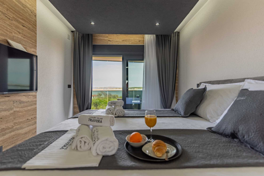 CROWONDER Villa Travera 1 with Heated Swimming Pool