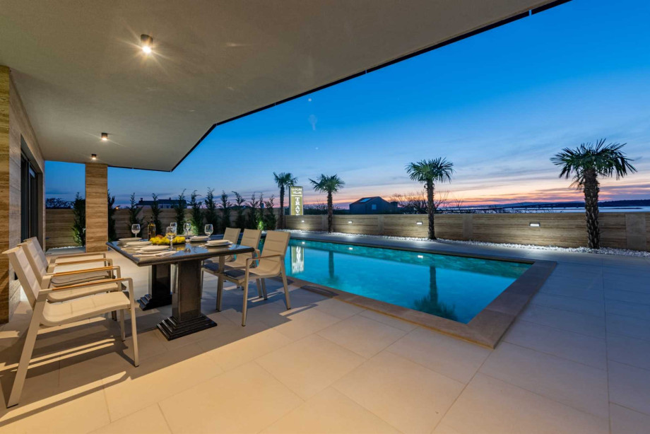 CROWONDER Villa Travera 1 with Heated Swimming Pool