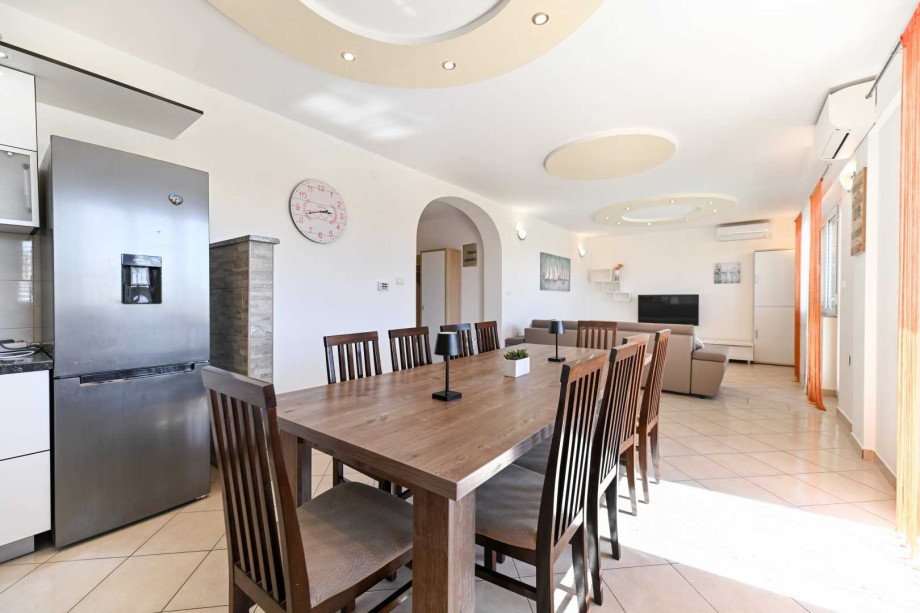 CROWONDER Sun & Fun Apartaments with Swimming Pool- Apartment Sunny Morning for 10 people