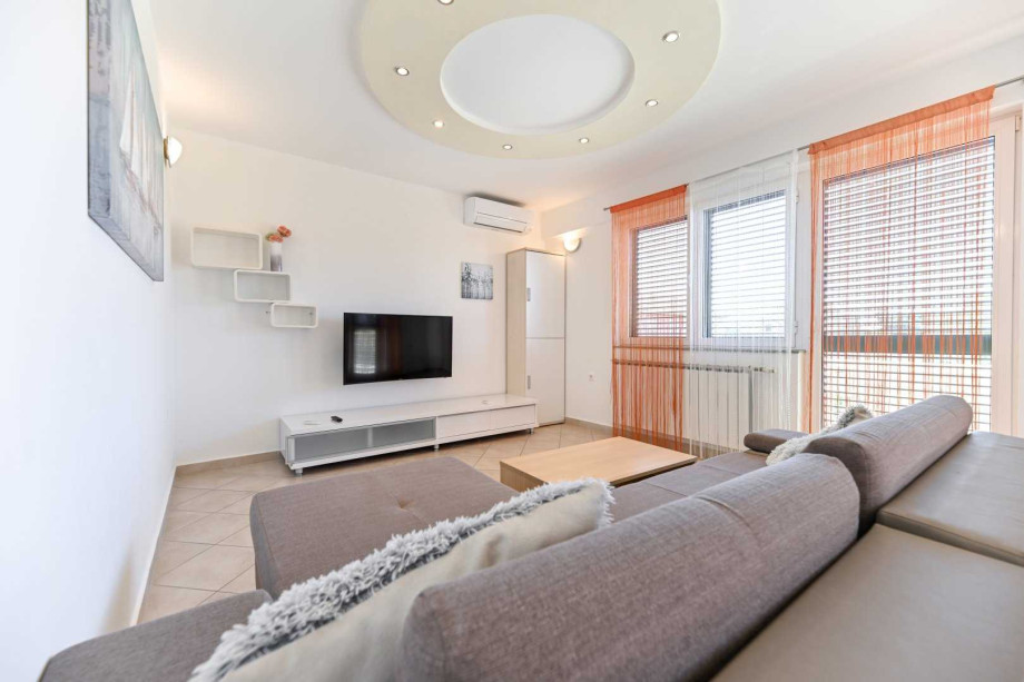 CROWONDER Sun & Fun Apartaments with Swimming Pool- Apartment Sunny Morning for 10 people