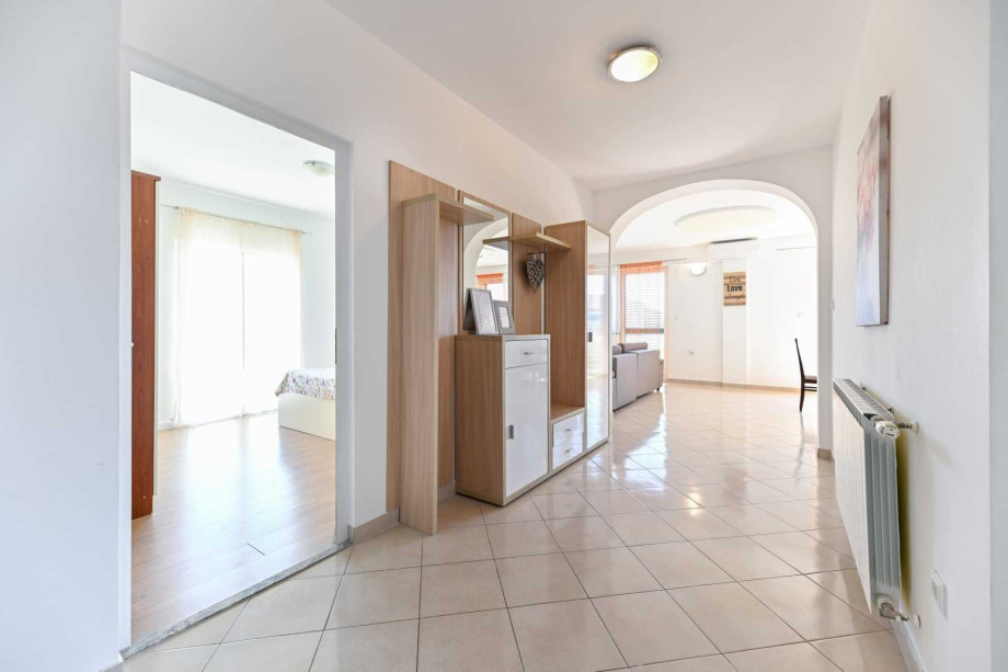 CROWONDER Sun & Fun Apartaments with Swimming Pool- Apartment Sunny Morning for 10 people