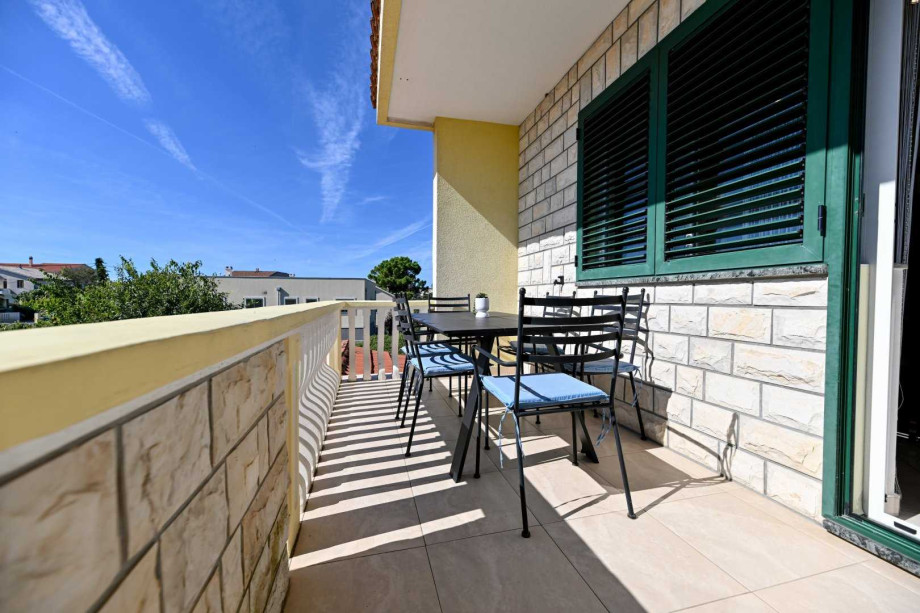 CROWONDER Sun & Fun Apartaments with Swimming Pool- Apartment Sunny Morning for 10 people