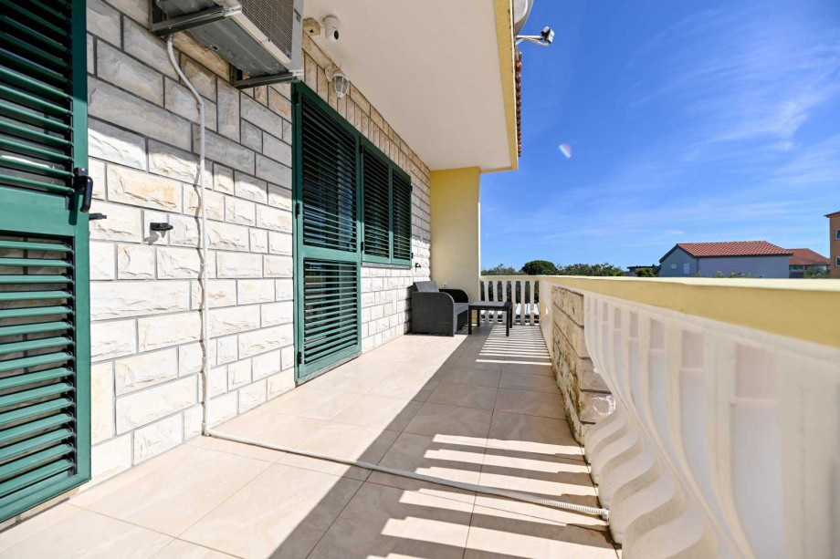 CROWONDER Sun & Fun Apartaments with Swimming Pool- Apartment Sunny Morning for 10 people