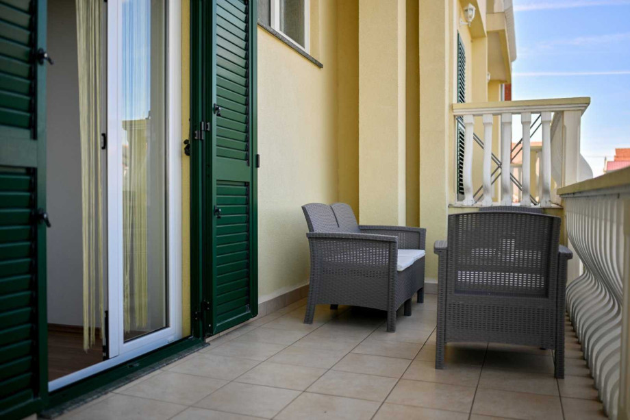 CROWONDER Sun & Fun Apartments with pool - Blue Sky Apartment for 4 people