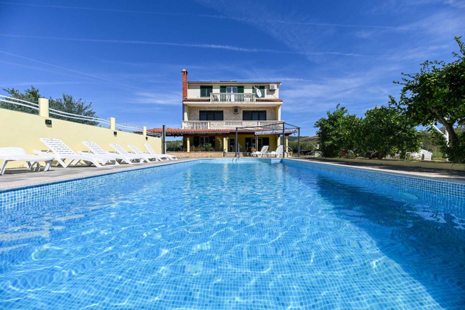CROWONDER Sun & Fun Apartaments with Swimming Pool - Apartment Green Olives for 10 people