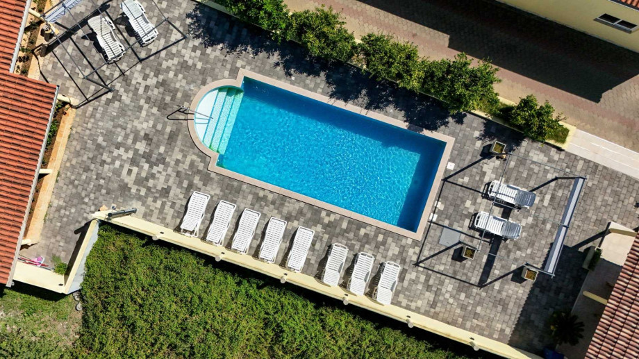 CROWONDER Sun & Fun Apartaments with Swimming Pool - Apartment Green Olives for 10 people
