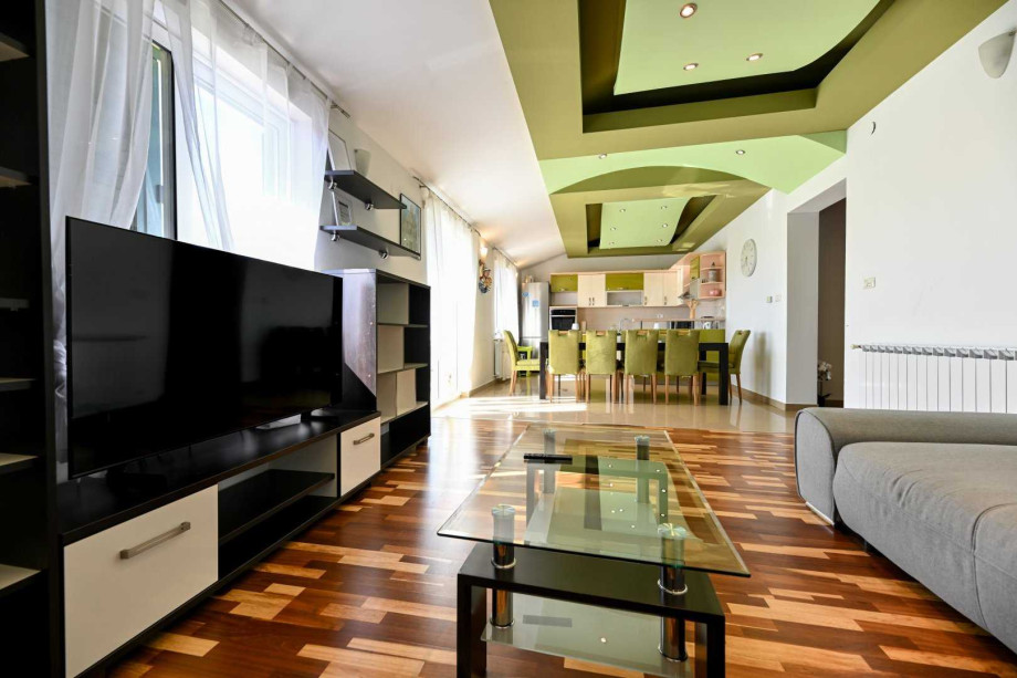 CROWONDER Sun & Fun Apartaments with Swimming Pool - Apartment Green Olives for 10 people