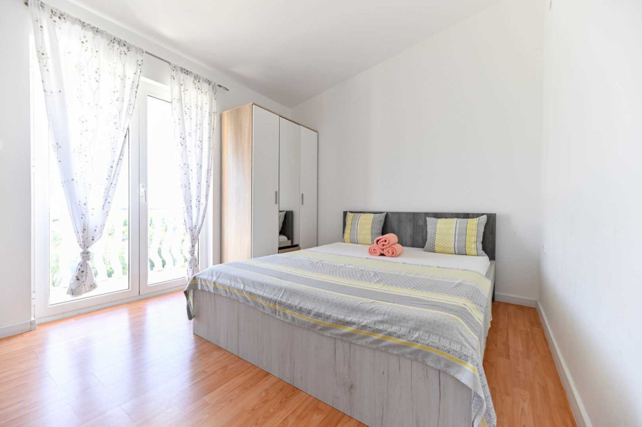 CROWONDER Sun & Fun Apartaments with Swimming Pool - Apartment Green Olives for 10 people
