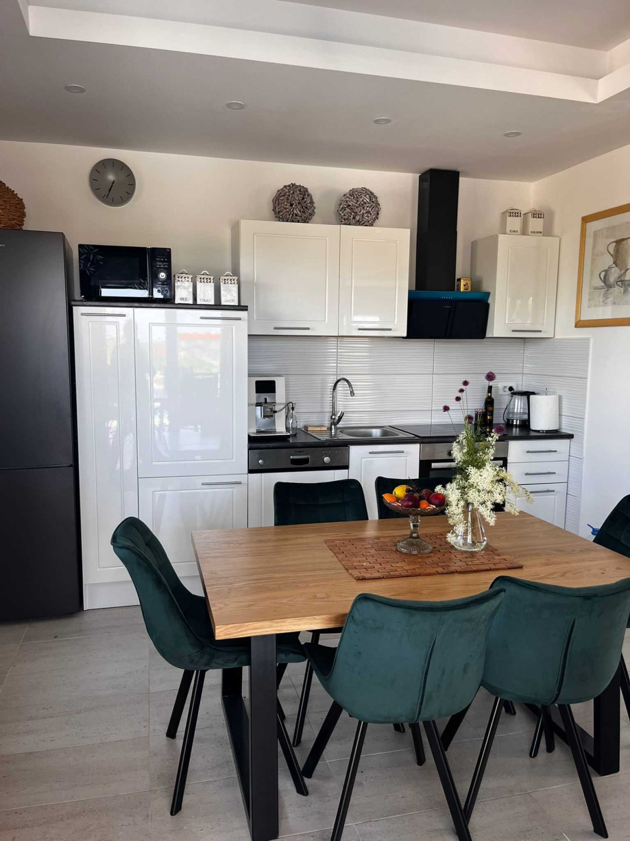 CROWONDER Villa Pinia with Swimming Pool