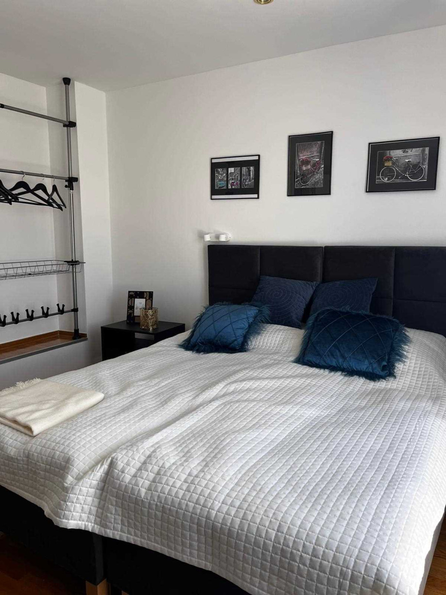 CROWONDER Villa Pinia with Swimming Pool