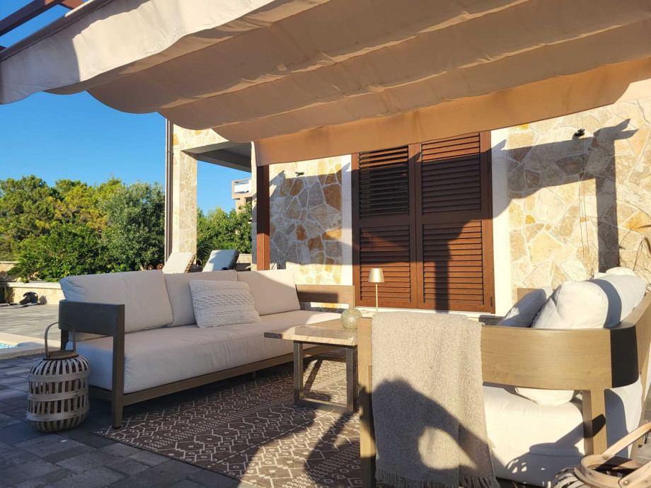 CROWONDER Villa Pinia with Swimming Pool