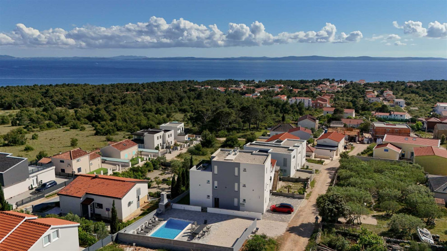 CROWONDER Apartment M&M Sky View with Swimming Pool A1