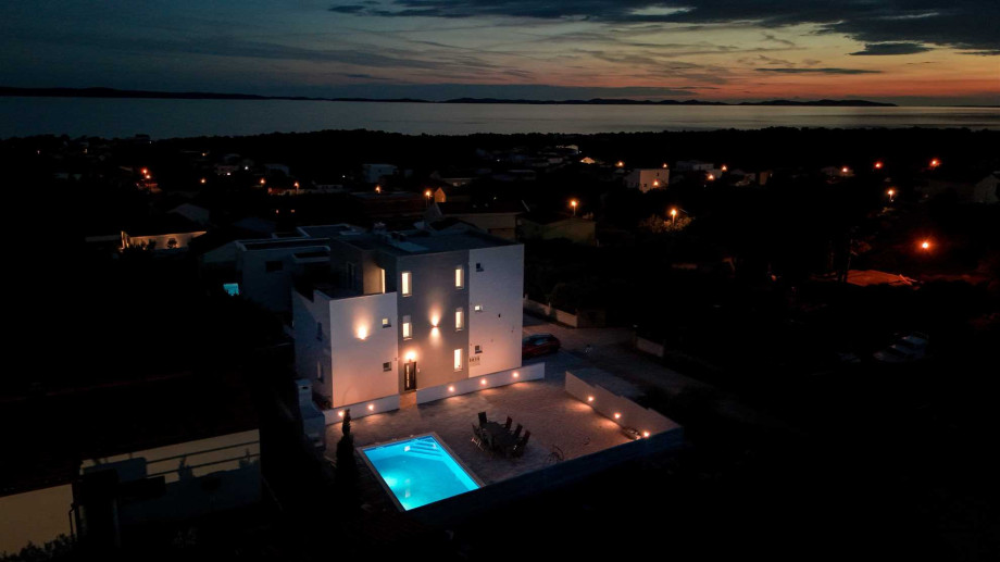 CROWONDER Apartment M&M Sky View with Swimming Pool A1