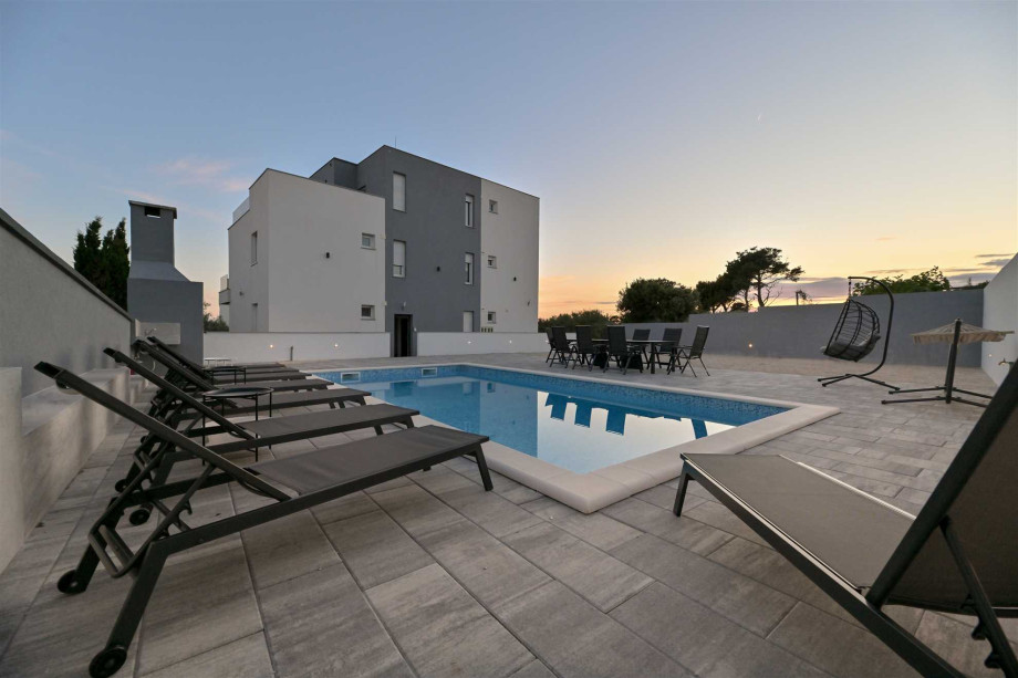 CROWONDER Apartment M&M Sky View with Swimming Pool A2