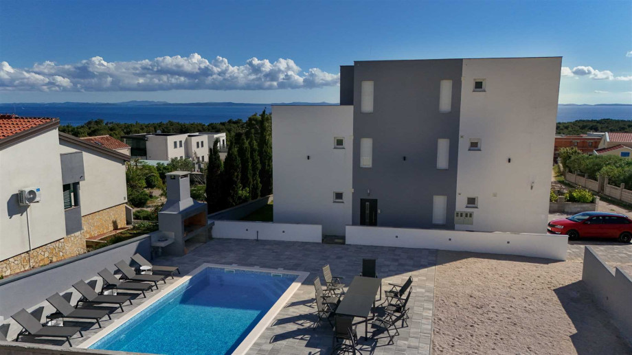 CROWONDER Apartment M&M Sky View with Swimming Pool A2